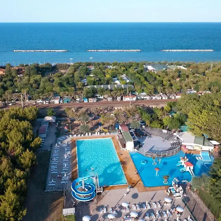 בית נופש Inviting In Fermo Directly On The Sea