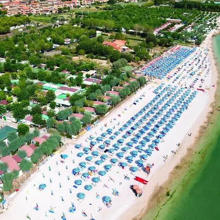 בית נופש Inviting In Fermo Directly On The Sea *