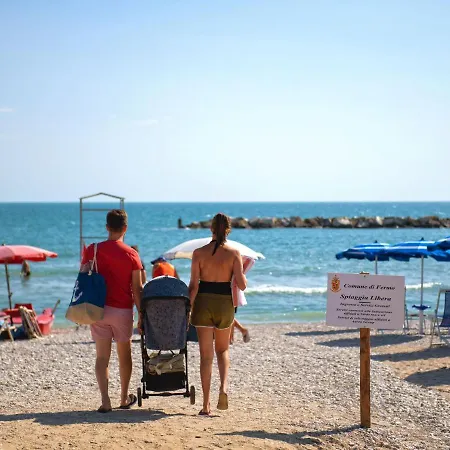 Inviting In Fermo Directly On The Sea Сasa de vacaciones *